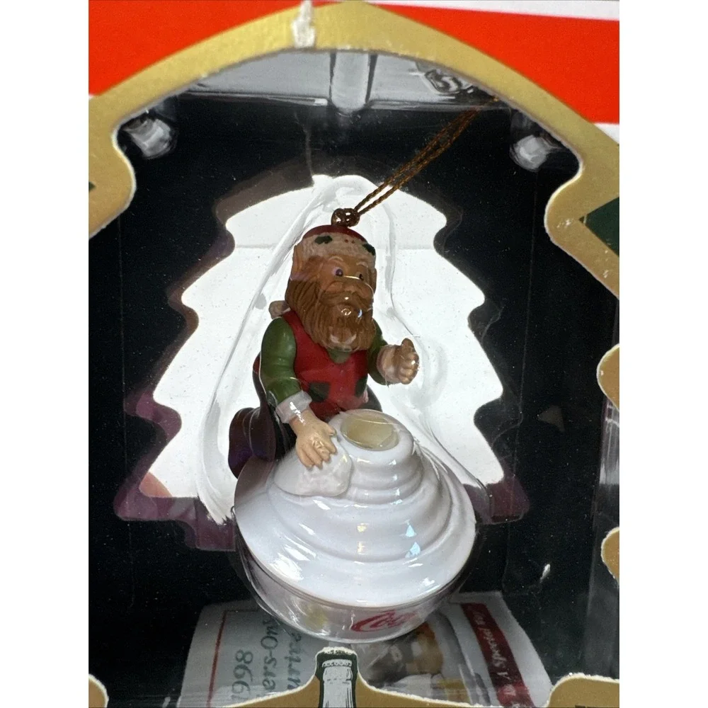 VTG 1997 Coke Coca-Cola Bottling Works Elf Polishing Bottle Cap Ornament